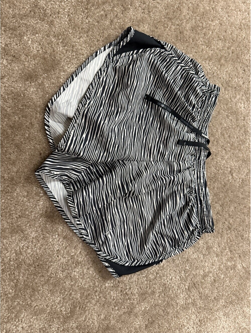 Nike Dri-Fit Women Black Zebra Print High Waist Pull-On Sport Shorts Size XS